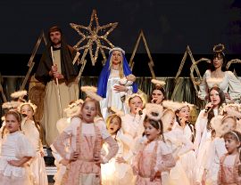 „Głos wdzięczny z nieba wychodzi" - widowisko jasełkowe w Miejskim Zespole Szkół Nr 7 w Krośnie