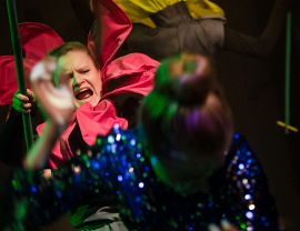 Alicja po drugiej stronie lustra, Teatr PAPAHEMA, fot. Katarzyna Chmura (2).jpg