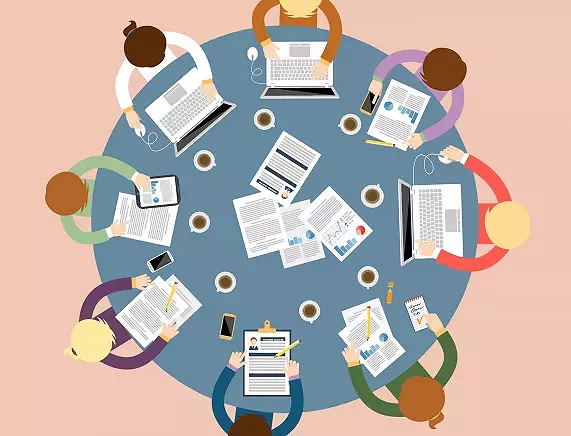 Freepik. Praca zespołowa.webp