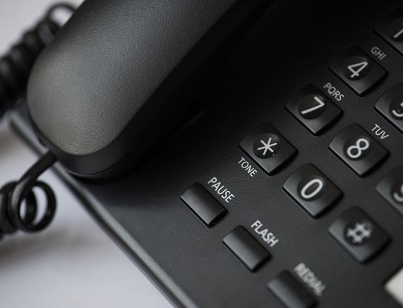 telefon.jpg