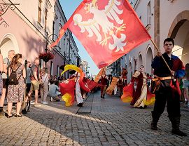 Święto Murów Krosna 2026 Orszak fot. Szymon Muszański.jpg