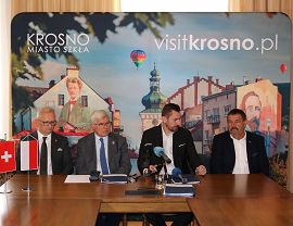 podpisanie umowy autobusy