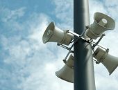 Alarm RCB i syreny alarmowe – jak reagować?