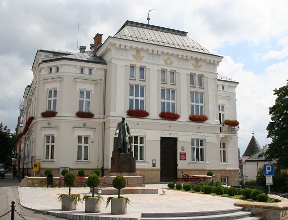 Budynek Urzędu Miasta Krosna przy ul. Staszica 2